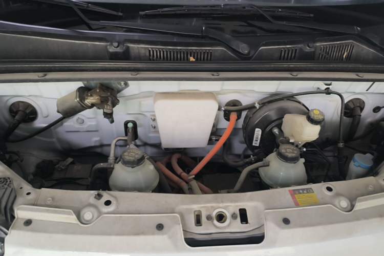 Used Wuling Yangguang 2025 Model 400km Bus Edition—Comfort Edition Engine Bay