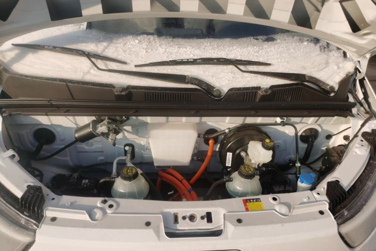 Used Wuling Yangguang 2025 Model 400km Bus Edition—Comfort Edition Engine Bay