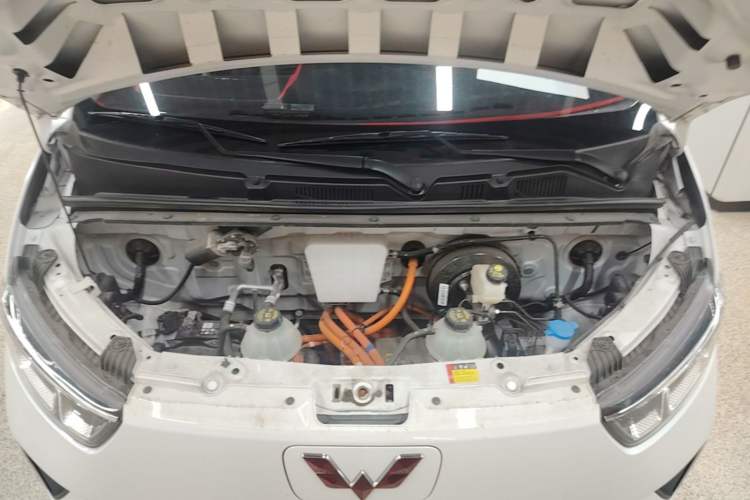 Used Wuling Yangguang 2025 Model 400km Bus Edition—Comfort Edition Engine Bay