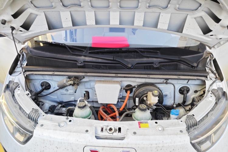 Used Wuling Yangguang 2025 Model 400km Bus Edition—Comfort Edition Engine Bay