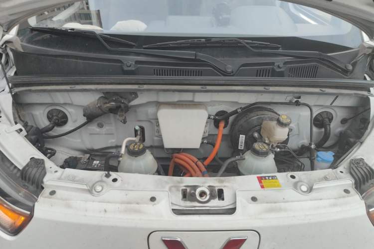 Used Wuling Yangguang 2025 Model 400km Bus Edition—Comfort Edition Engine Bay
