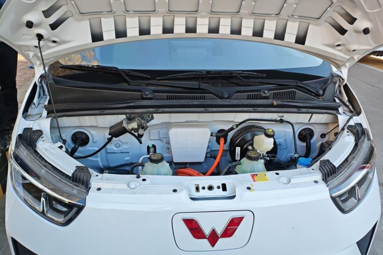 Used Wuling Yangguang 2025 Model 400km Bus Edition—Comfort Edition Engine Bay