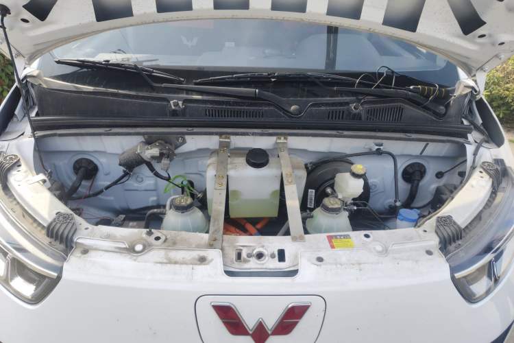 Used Wuling Yangguang 2025 Model 400km Bus Edition—Comfort Edition Engine Bay
