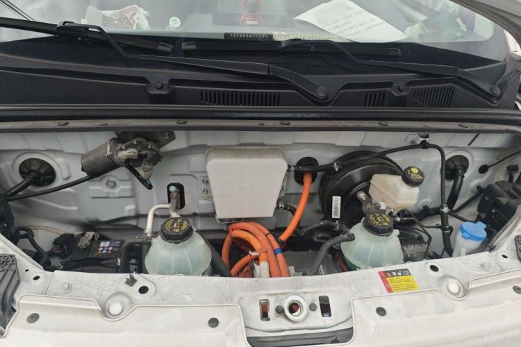 Used Wuling Yangguang 2025 Model 400km Bus Edition—Comfort Edition Engine Bay