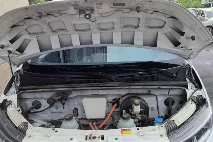 Used Wuling Yangguang 2025 Model 400km Bus Edition—Comfort Edition Engine Bay