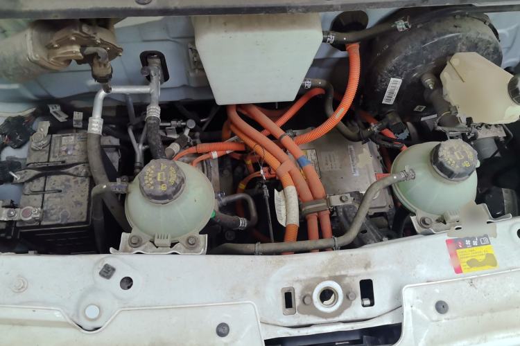 Used Wuling Yangguang 2025 Model 400km Bus Edition—Comfort Edition Engine Bay
