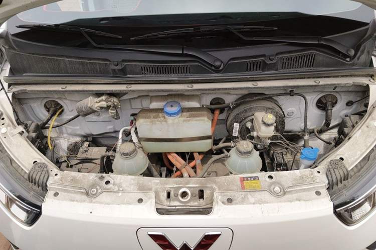 Used Wuling Yangguang 2025 Model 400km Bus Edition—Comfort Edition Engine Bay