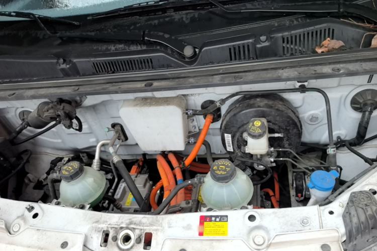 Used Wuling Yangguang 2025 Model 400km Bus Edition—Comfort Edition Engine Bay