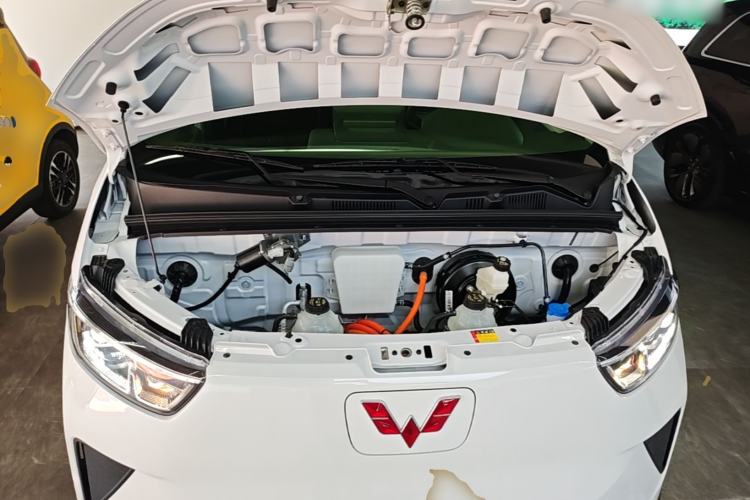 Used Wuling Yangguang 2025 Model 400km Bus Edition—Comfort Edition Engine Bay