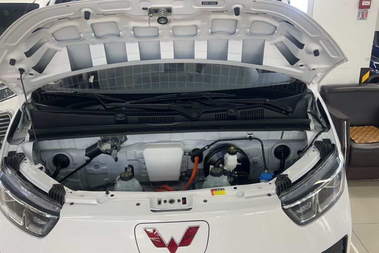 Used Wuling Yangguang 2025 Model 400km Bus Edition—Comfort Edition Engine Bay