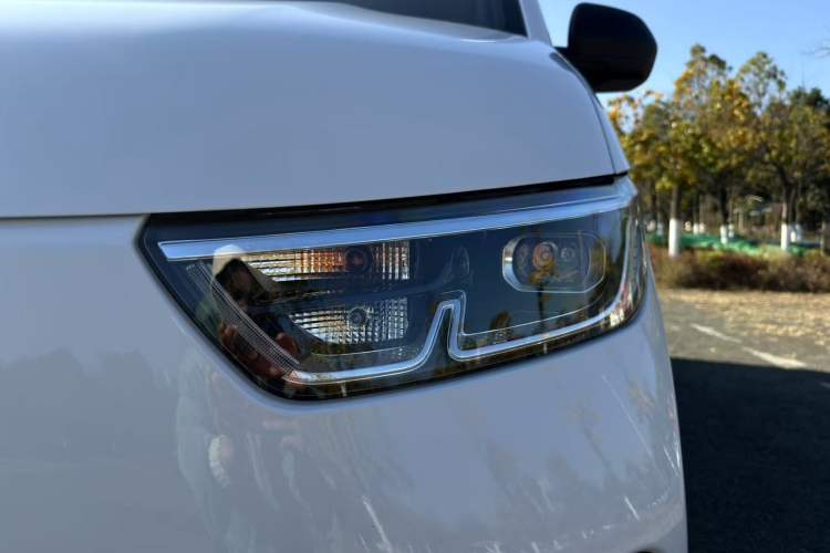 Used Wuling Yangguang 2025 Model 400km Bus Edition—Comfort Edition Exterior 14
