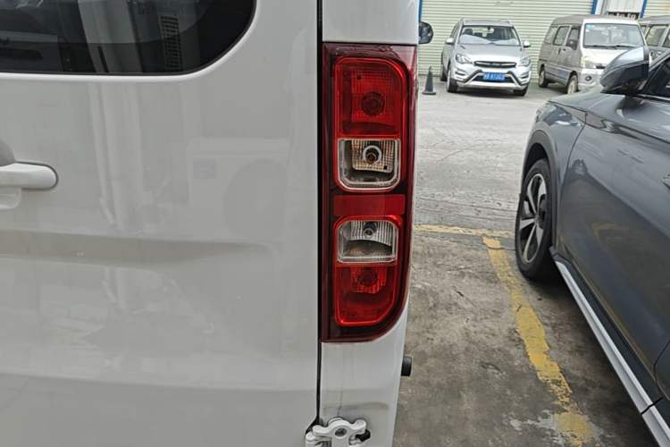 Used Wuling Yangguang 2025 Model 400km Bus Edition—Comfort Edition Exterior 3