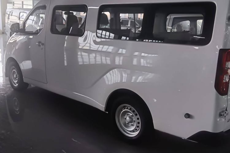 Used Wuling Yangguang 2025 Model 400km Bus Edition—Comfort Edition Exterior 3