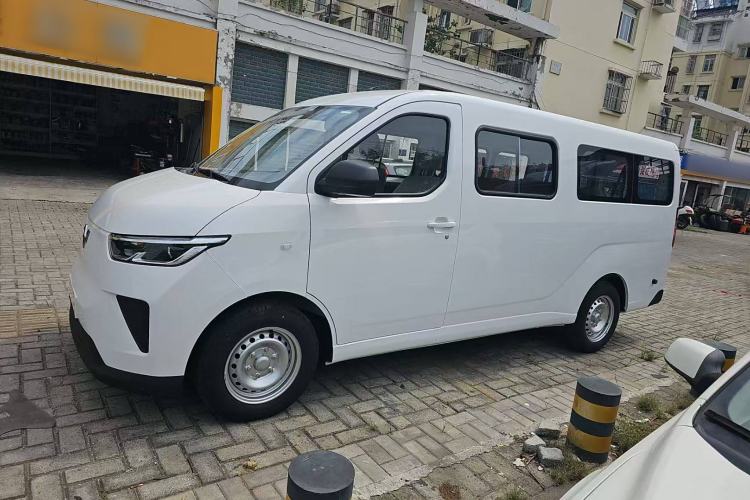 Used Wuling Yangguang 2025 Model 400km Bus Edition—Comfort Edition Exterior 3