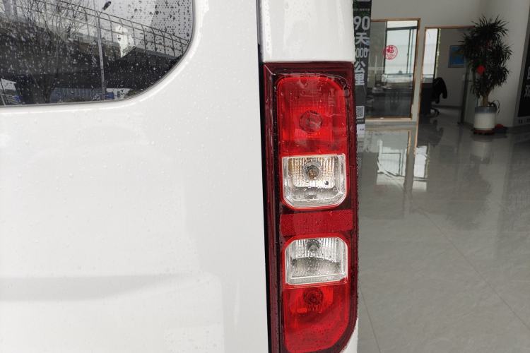 Used Wuling Yangguang 2025 Model 400km Bus Edition—Comfort Edition Exterior 3