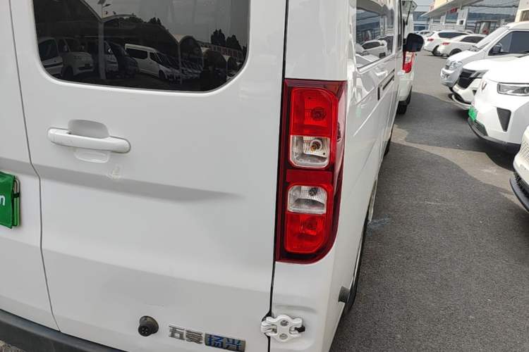 Used Wuling Yangguang 2025 Model 400km Bus Edition—Comfort Edition Exterior 3