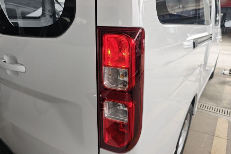 Used Wuling Yangguang 2025 Model 400km Bus Edition—Comfort Edition Exterior 3