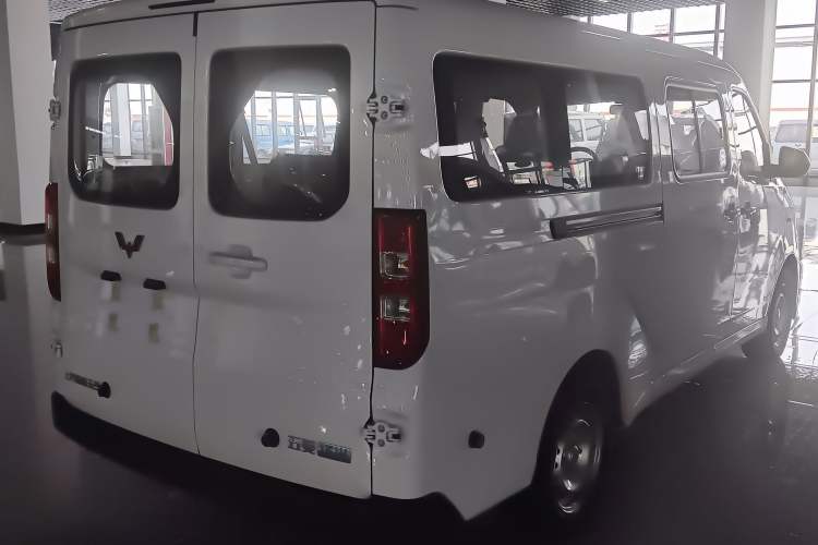 Used Wuling Yangguang 2025 Model 400km Bus Edition—Comfort Edition Exterior 4