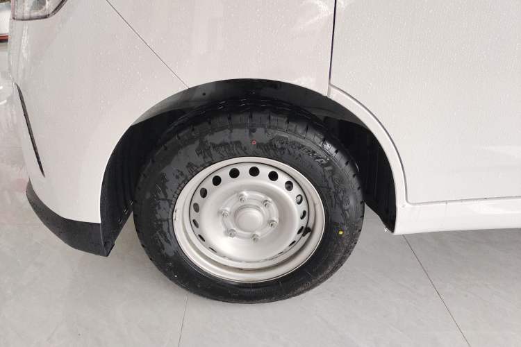 Used Wuling Yangguang 2025 Model 400km Bus Edition—Comfort Edition Exterior 4