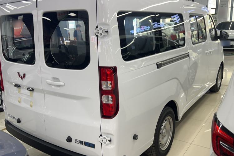 Used Wuling Yangguang 2025 Model 400km Bus Edition—Comfort Edition Exterior 4
