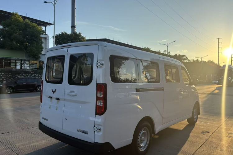 Used Wuling Yangguang 2025 Model 400km Bus Edition—Comfort Edition Exterior 5