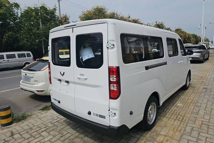 Used Wuling Yangguang 2025 Model 400km Bus Edition—Comfort Edition Exterior 6
