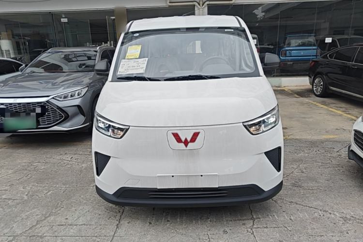 Used Wuling Yangguang 2025 Model 400km Bus Edition—Comfort Edition Front