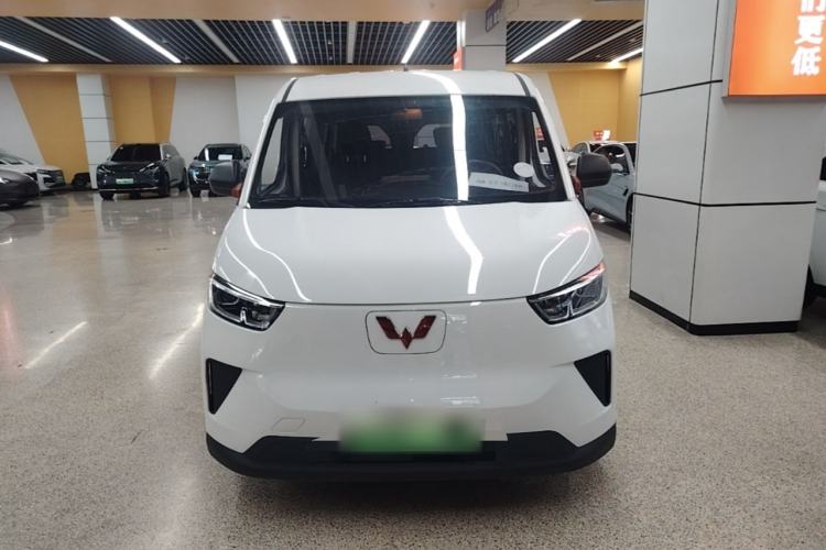 Used Wuling Yangguang 2025 Model 400km Bus Edition—Comfort Edition Front