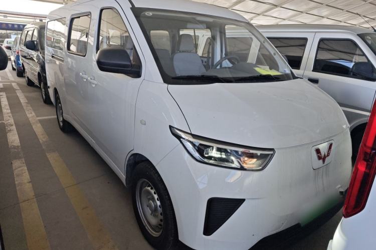 Used Wuling Yangguang 2025 Model 400km Bus Edition—Comfort Edition Front