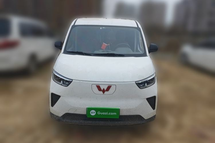 Used Wuling Yangguang 2025 Model 310KM Bus Edition—Customized by CATL Front