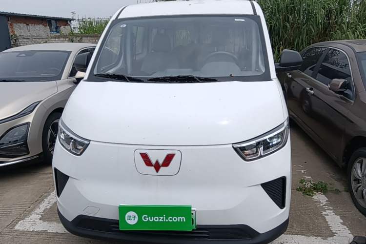 Used Wuling Yangguang 2025 Model 400km Bus Edition—Comfort Edition Front