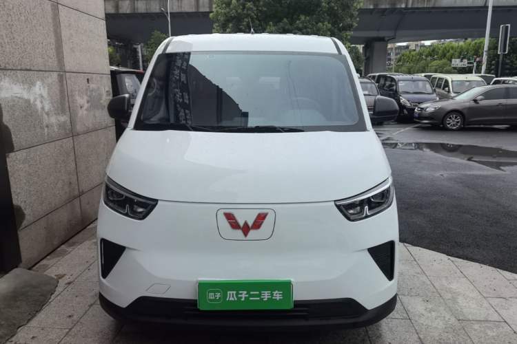 Used Wuling Yangguang 2025 Model 400km Bus Edition—Comfort Edition Front