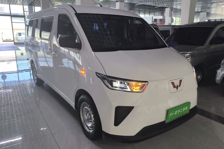 Used Wuling Yangguang 2025 Model 400km Bus Edition—Comfort Edition Front Right 45 Deg