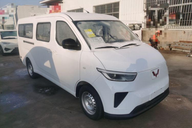 Used Wuling Yangguang 2025 Model 400km Bus Edition—Comfort Edition Front Right 45 Deg