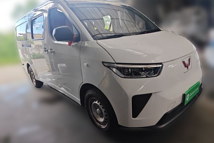 Used Wuling Yangguang 2025 Model 400km Bus Edition—Comfort Edition Front Right 45 Deg