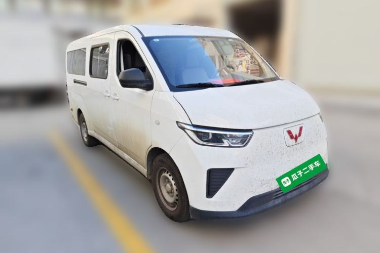 Used Wuling Yangguang 2025 Model 400km Bus Edition—Comfort Edition Front Right 45 Deg
