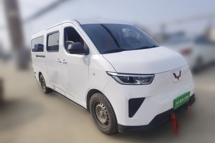 Used Wuling Yangguang 2025 Model 400km Bus Edition—Comfort Edition Front Right 45 Deg