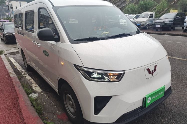 Used Wuling Yangguang 2025 Model 400km Bus Edition—Comfort Edition Front Right 45 Deg