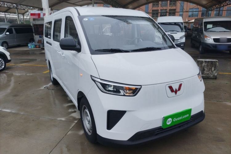 Used Wuling Yangguang 2025 Model 400km Bus Edition—Comfort Edition Front Right 45 Deg