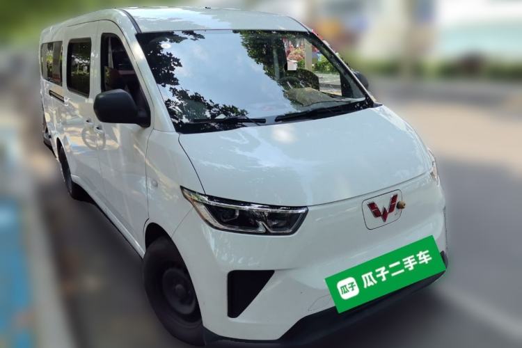 Used Wuling Yangguang 2025 Model 400km Bus Edition—Comfort Edition Front Right 45 Deg