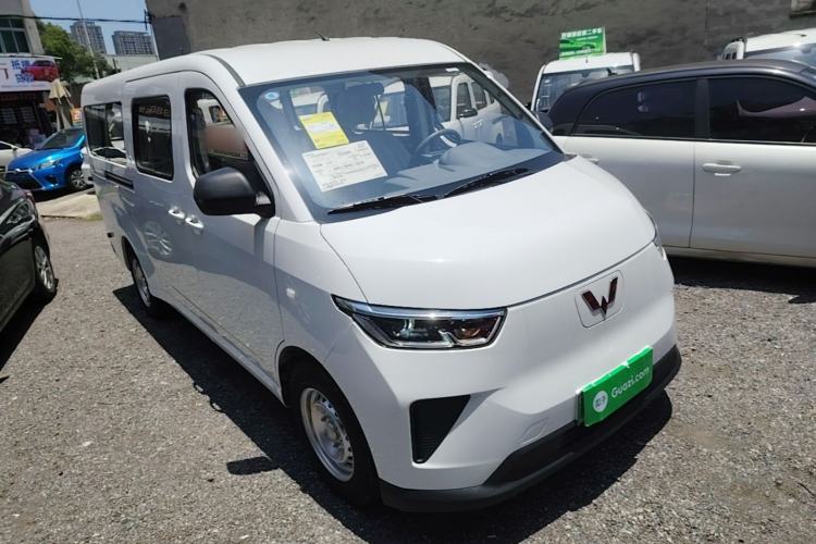 Used Wuling Yangguang 2025 Model 400km Bus Edition—Comfort Edition Front Right 45 Deg