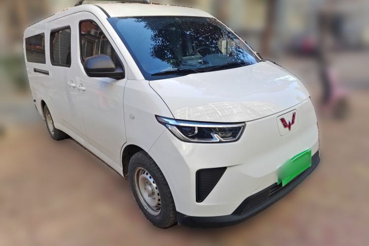 Used Wuling Yangguang 2025 Model 400km Bus Edition—Comfort Edition Front Right 45 Deg