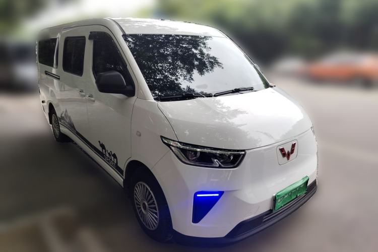 Used Wuling Yangguang 2025 Model 400km Bus Edition—Comfort Edition Front Right 45 Deg