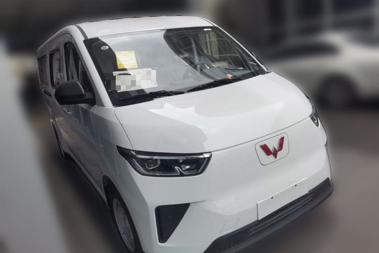 Used Wuling Yangguang 2025 Model 400km Bus Edition—Comfort Edition Front Right 45 Deg