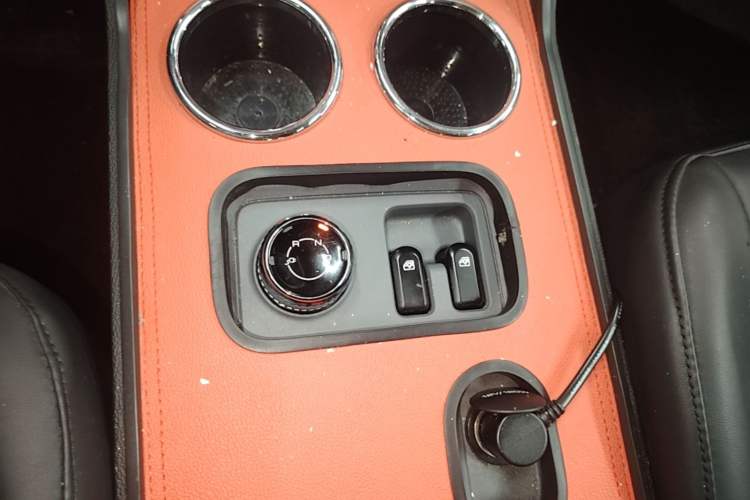 Used Wuling Yangguang 2025 Model 400km Bus Edition—Comfort Edition Gear Lever