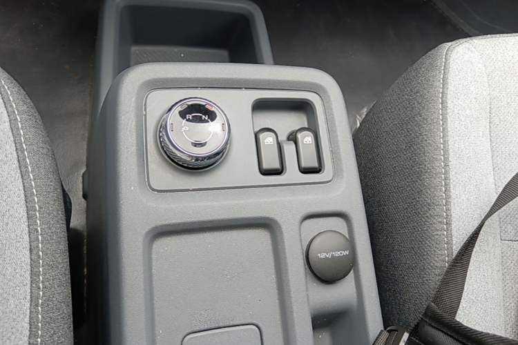 Used Wuling Yangguang 2025 Model 400km Bus Edition—Comfort Edition Gear Lever