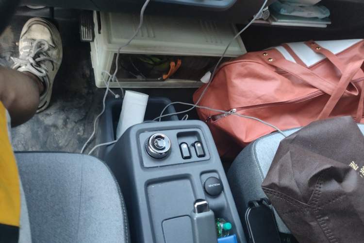 Used Wuling Yangguang 2025 Model 400km Bus Edition—Comfort Edition Gear Lever