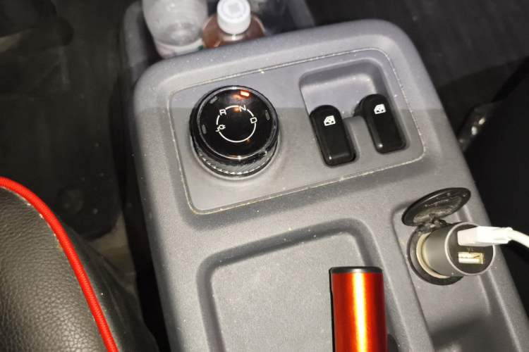 Used Wuling Yangguang 2025 Model 400km Bus Edition—Comfort Edition Gear Lever