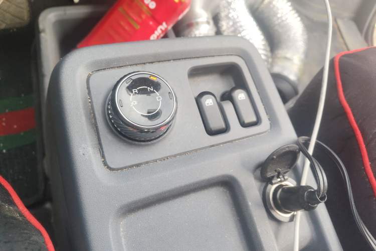 Used Wuling Yangguang 2025 Model 400km Bus Edition—Comfort Edition Gear Lever