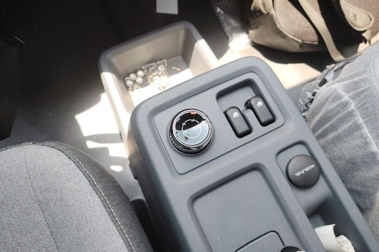 Used Wuling Yangguang 2025 Model 400km Bus Edition—Comfort Edition Gear Lever
